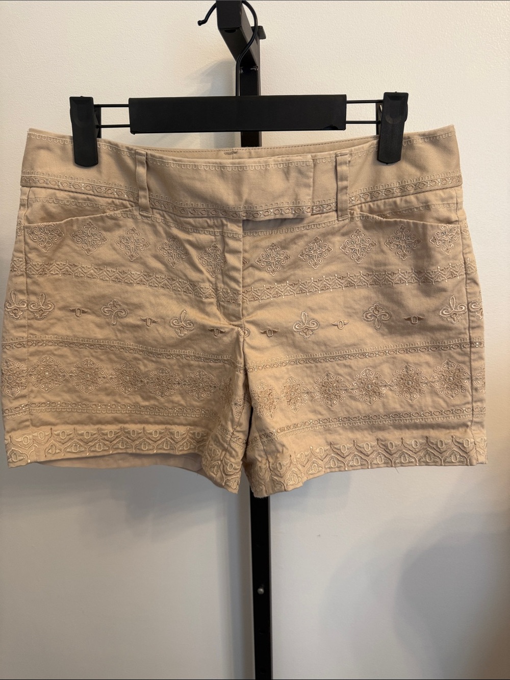 White House Black Market Embroidered Beige Women's Shorts Size 4